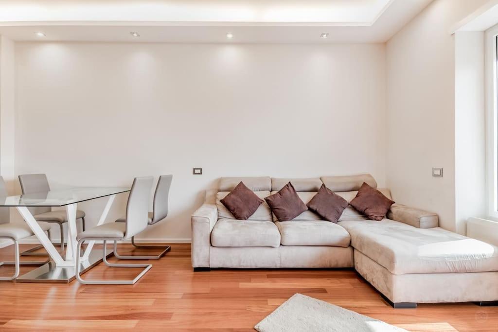 Luxury Front Of Cavalieri Hilton Appartement *