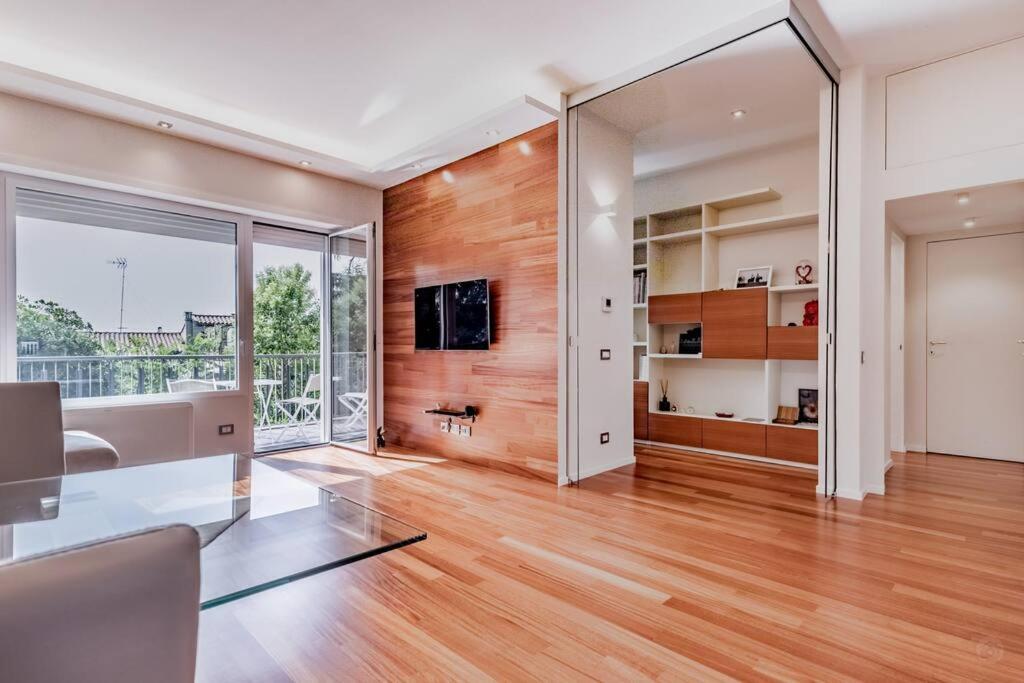 Luxury Front Of Cavalieri Hilton Appartement